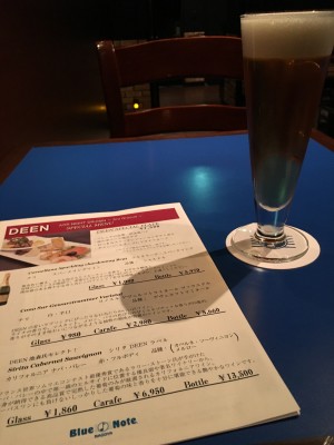 ビール飲んでます