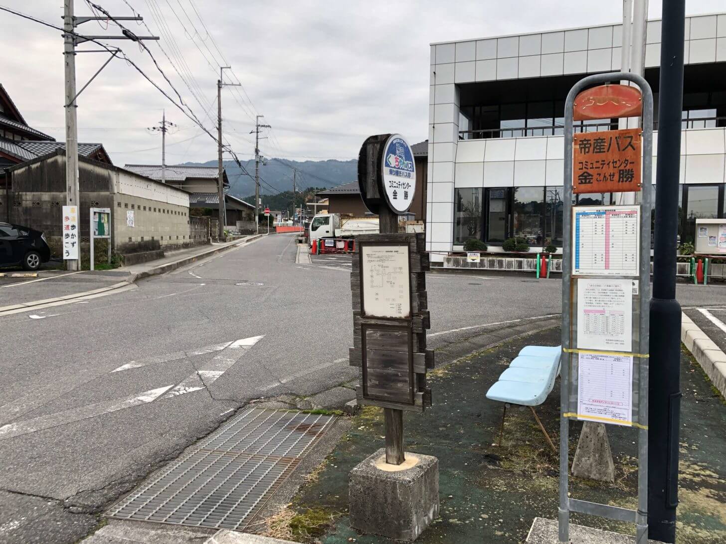 コミュニティセンター金勝バス停から大野神社へ