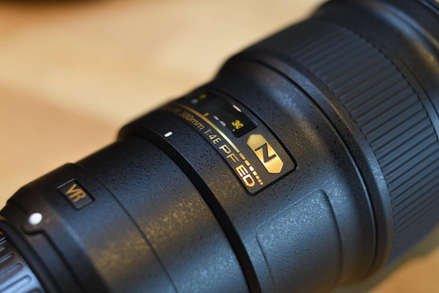 AF-S NIKKOR 300mm f/4E PF ED VRエンブレム