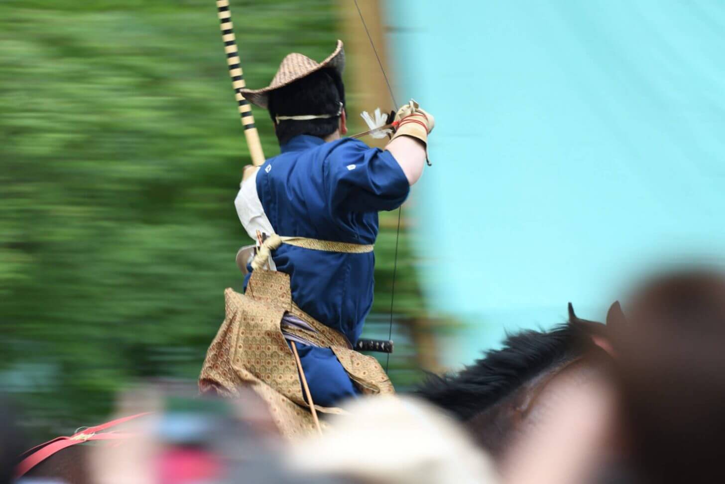 下鴨神社の流鏑馬を流し撮り