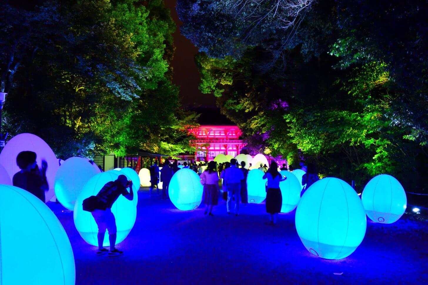 糺の森の光の祭2018 鳥居と楼門の間の風景