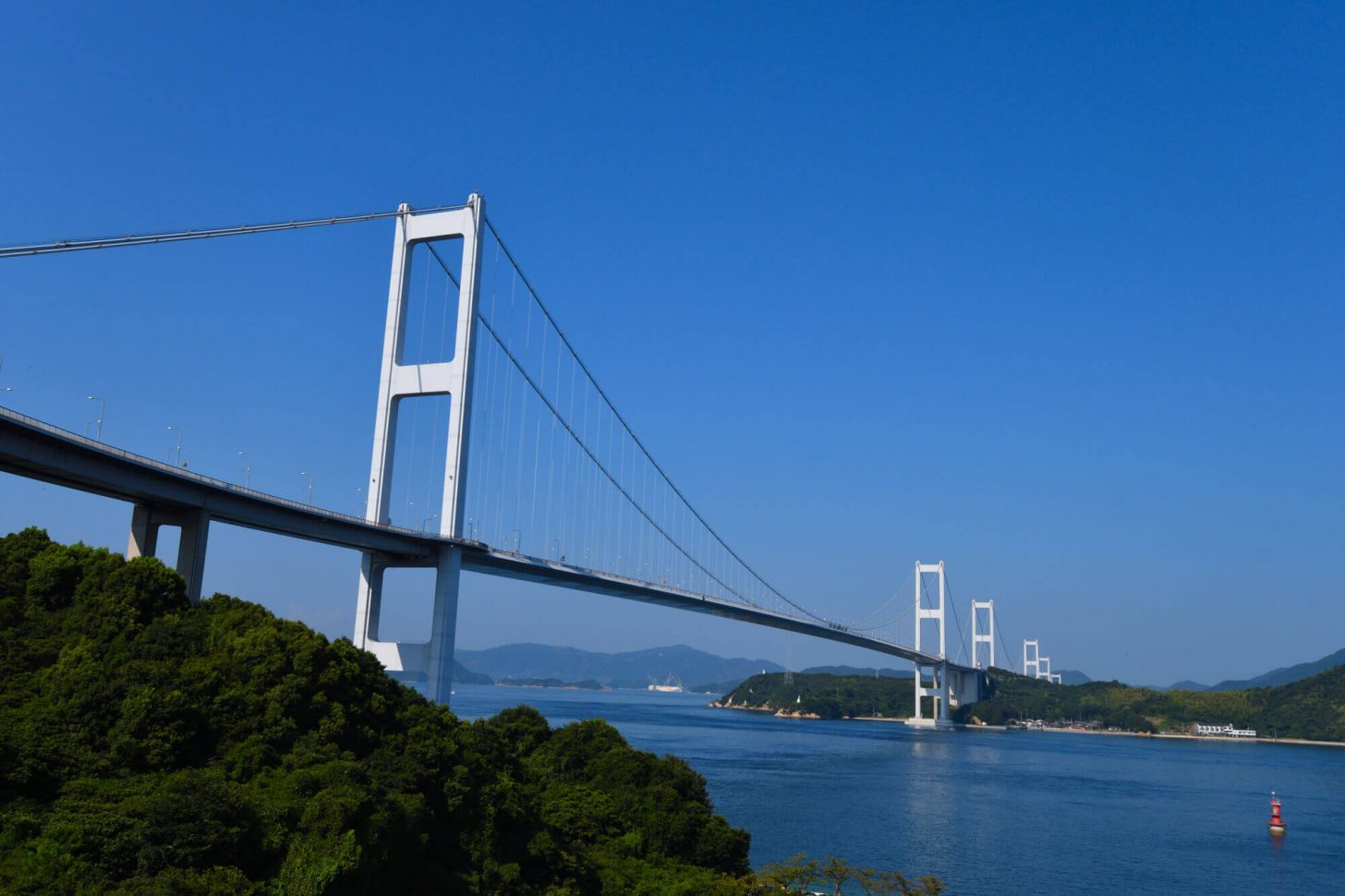 サンライズ糸山からの来島海峡大橋