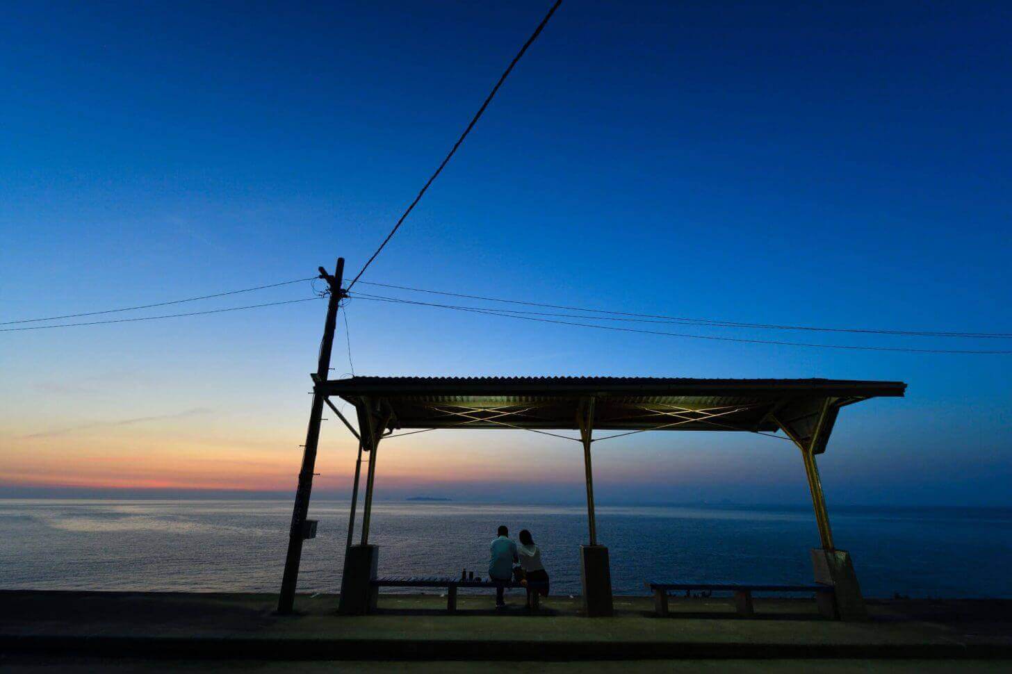 夕暮れの下灘駅