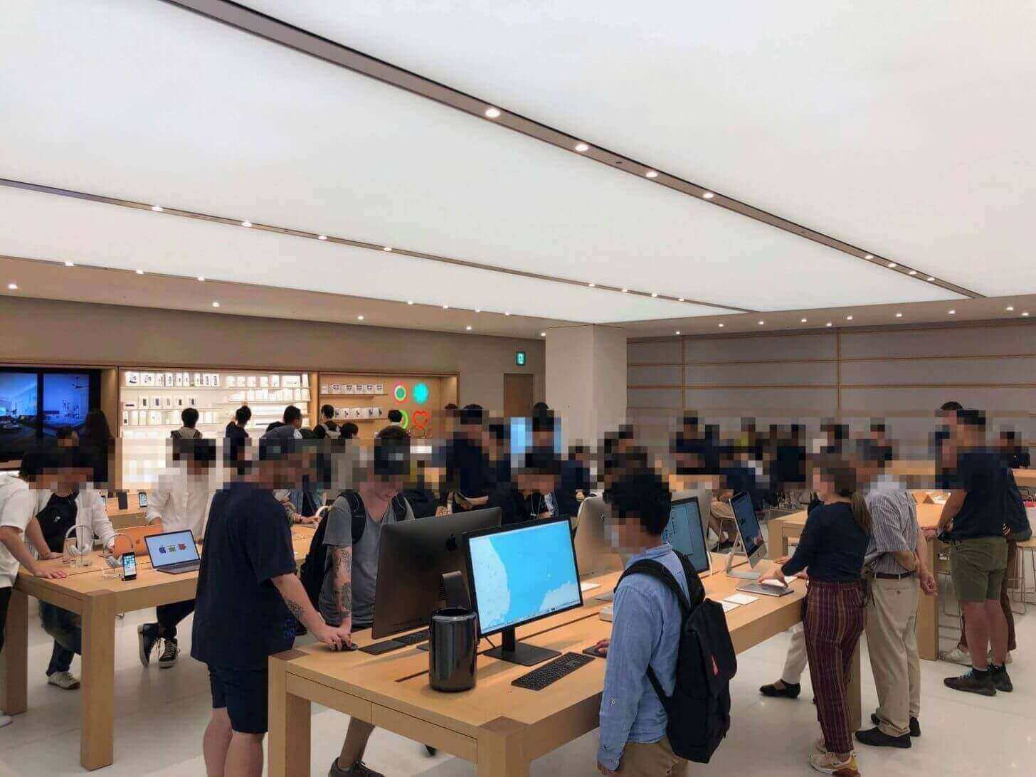 Apple京都店内2階の風景