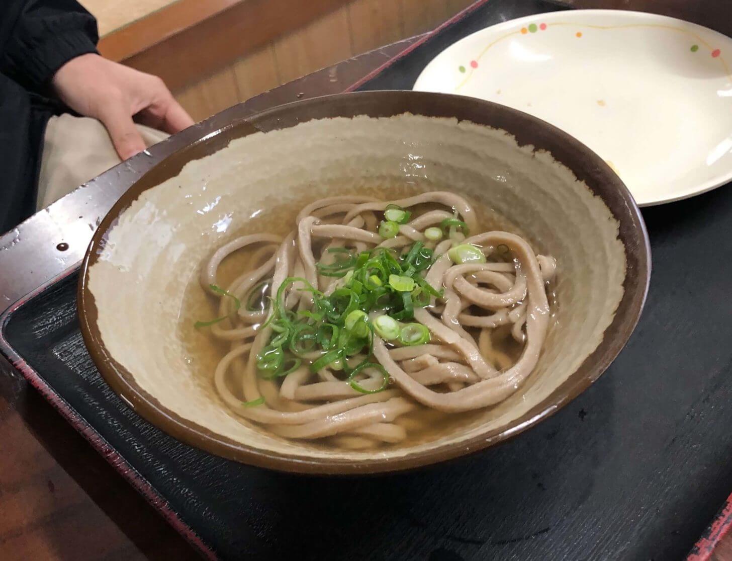 山内うどんのそば（小）