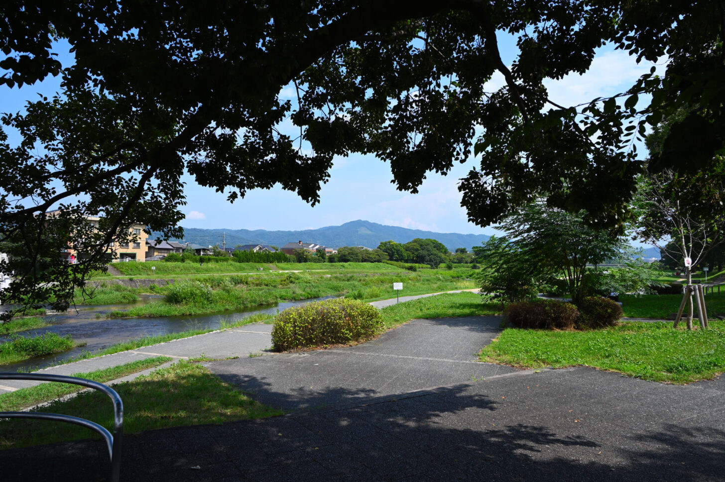 北大路橋西詰から見る如意ヶ嶽（大文字山）