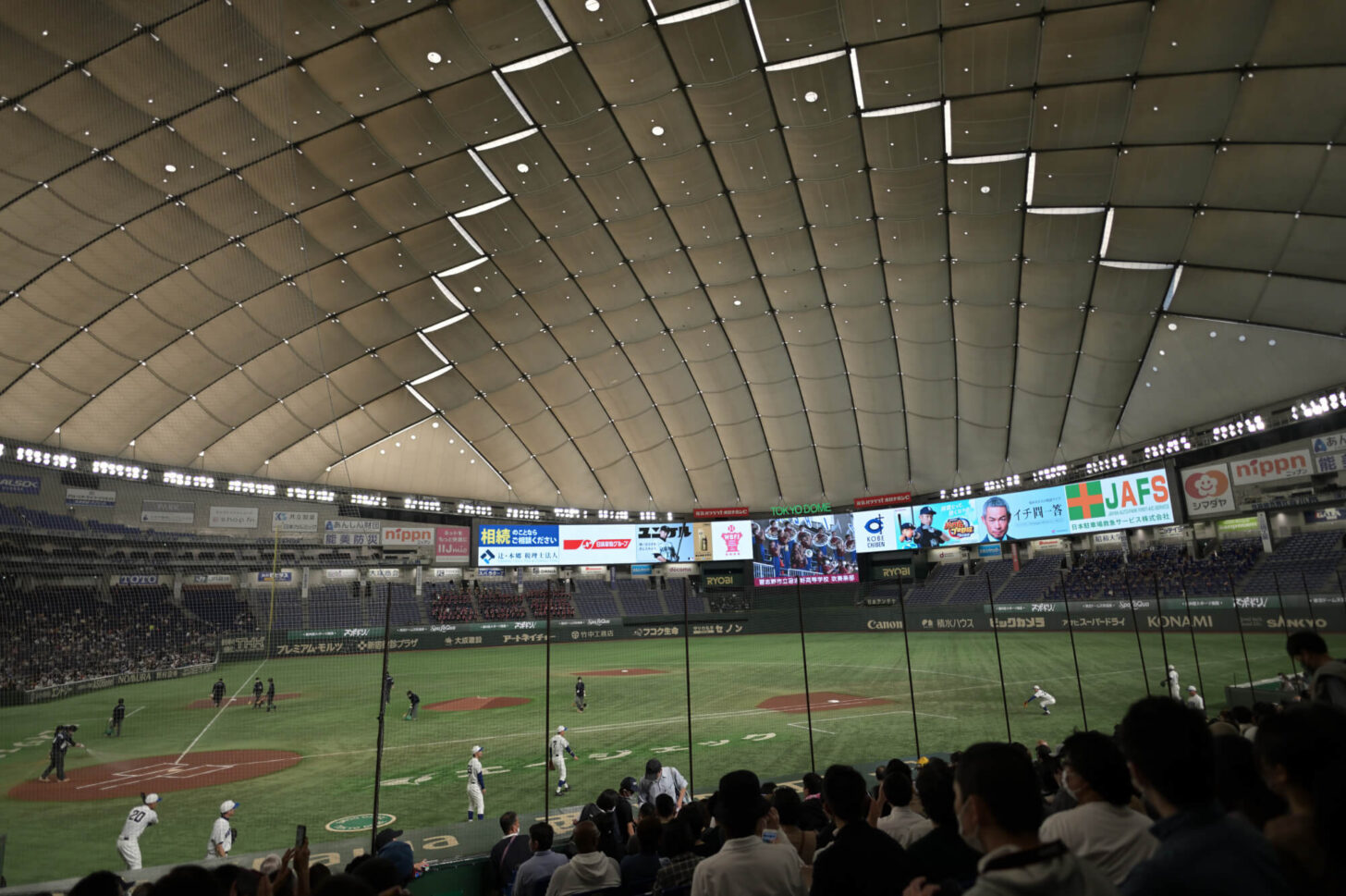 高校野球女子選抜 vs イチロー選抜 KOBE CHIBEN 会場の東京ドーム