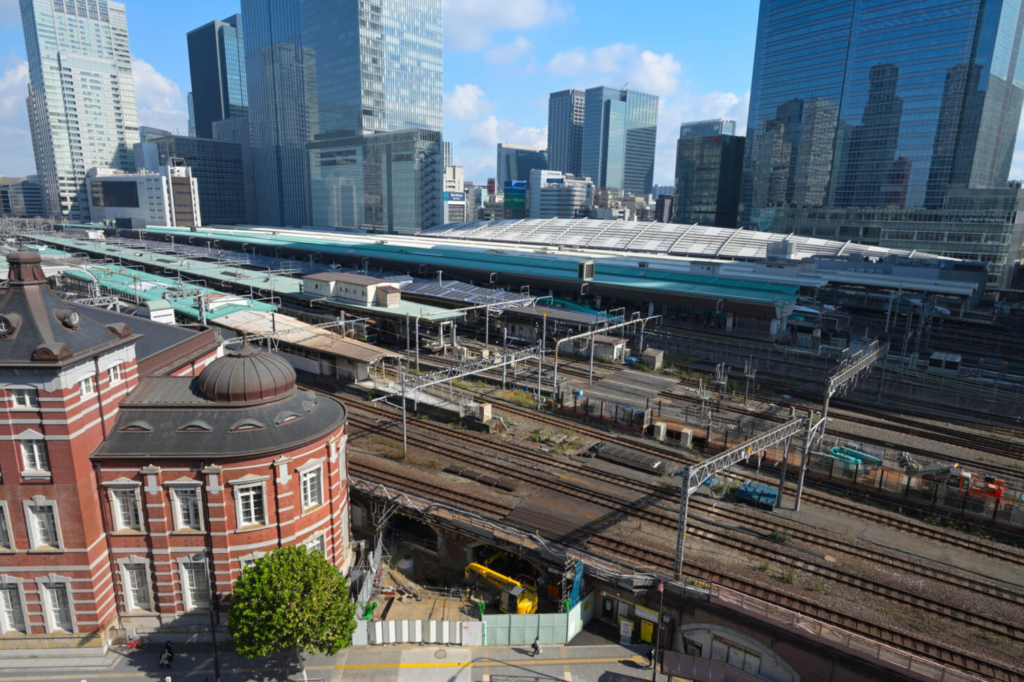 屋上庭園「KITTEガーデン」から撮る東京駅