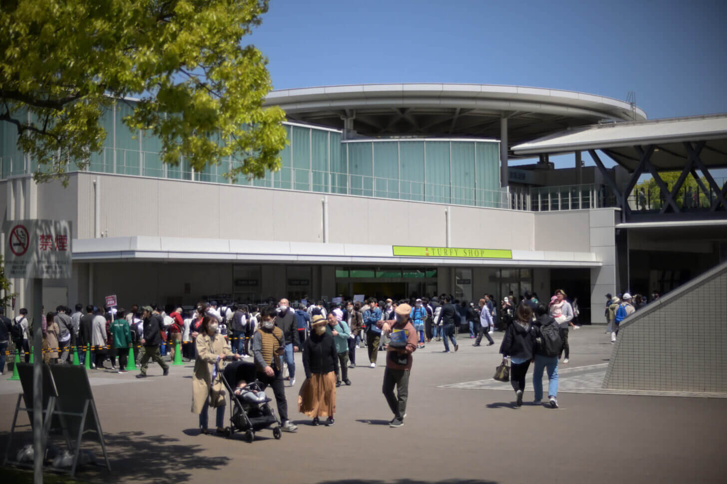 新装京都競馬場 ターフィーショップ