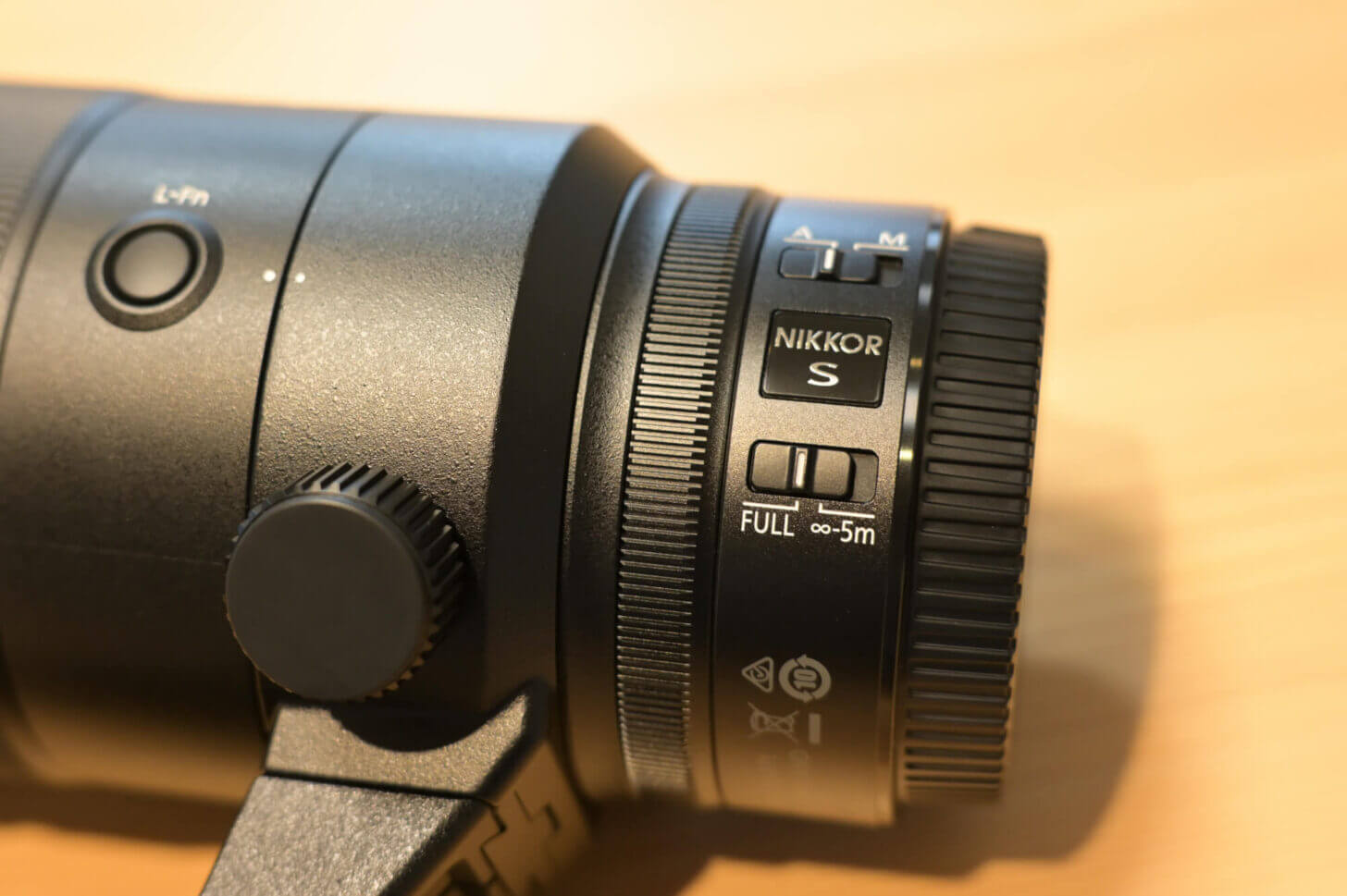 NIKKOR Z 70-200mm f/2.8 VR S外観