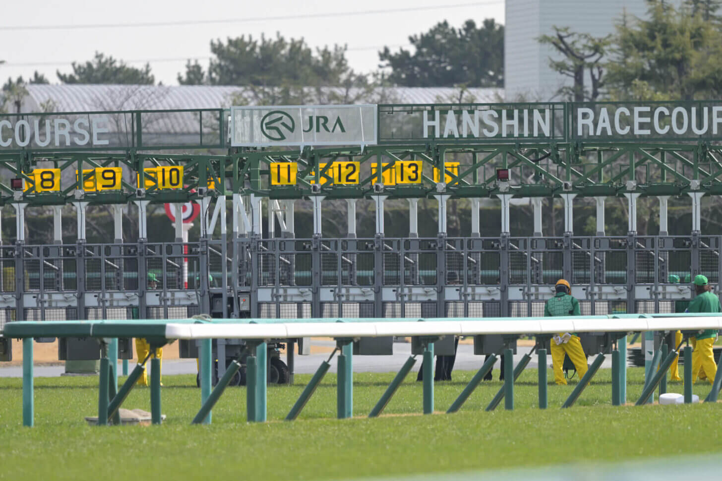 阪神競馬場ダート2000mスタート地点