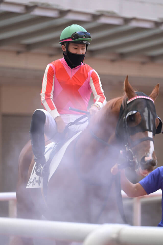 2023.6.3 阪神2Rパドックでの西村淳也騎手