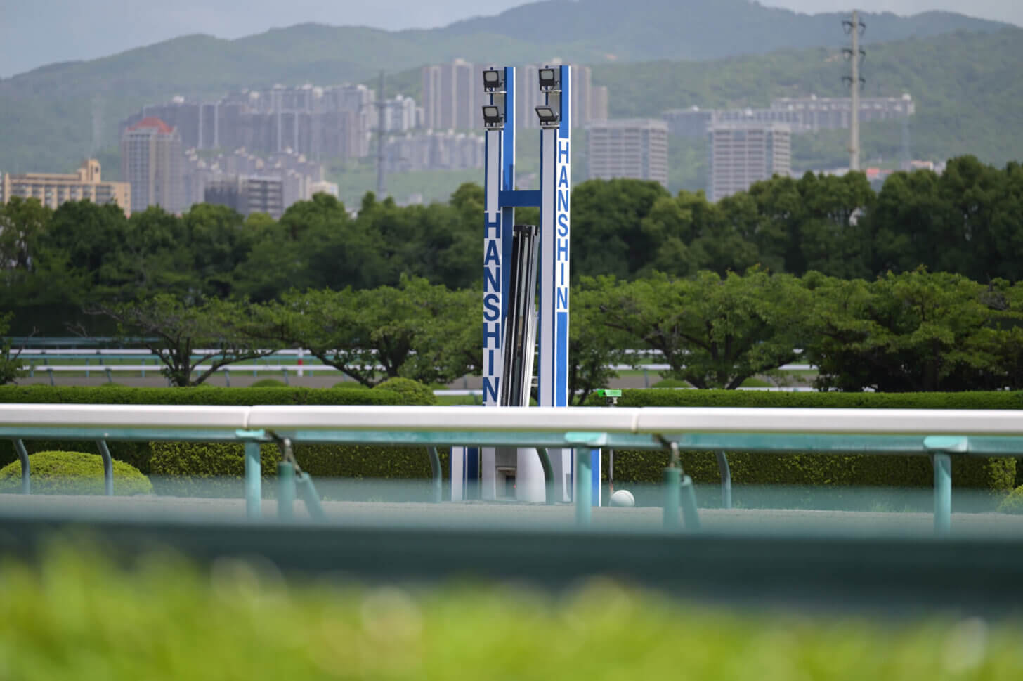 2023年夏の阪神開催 ダートコースのゴール板