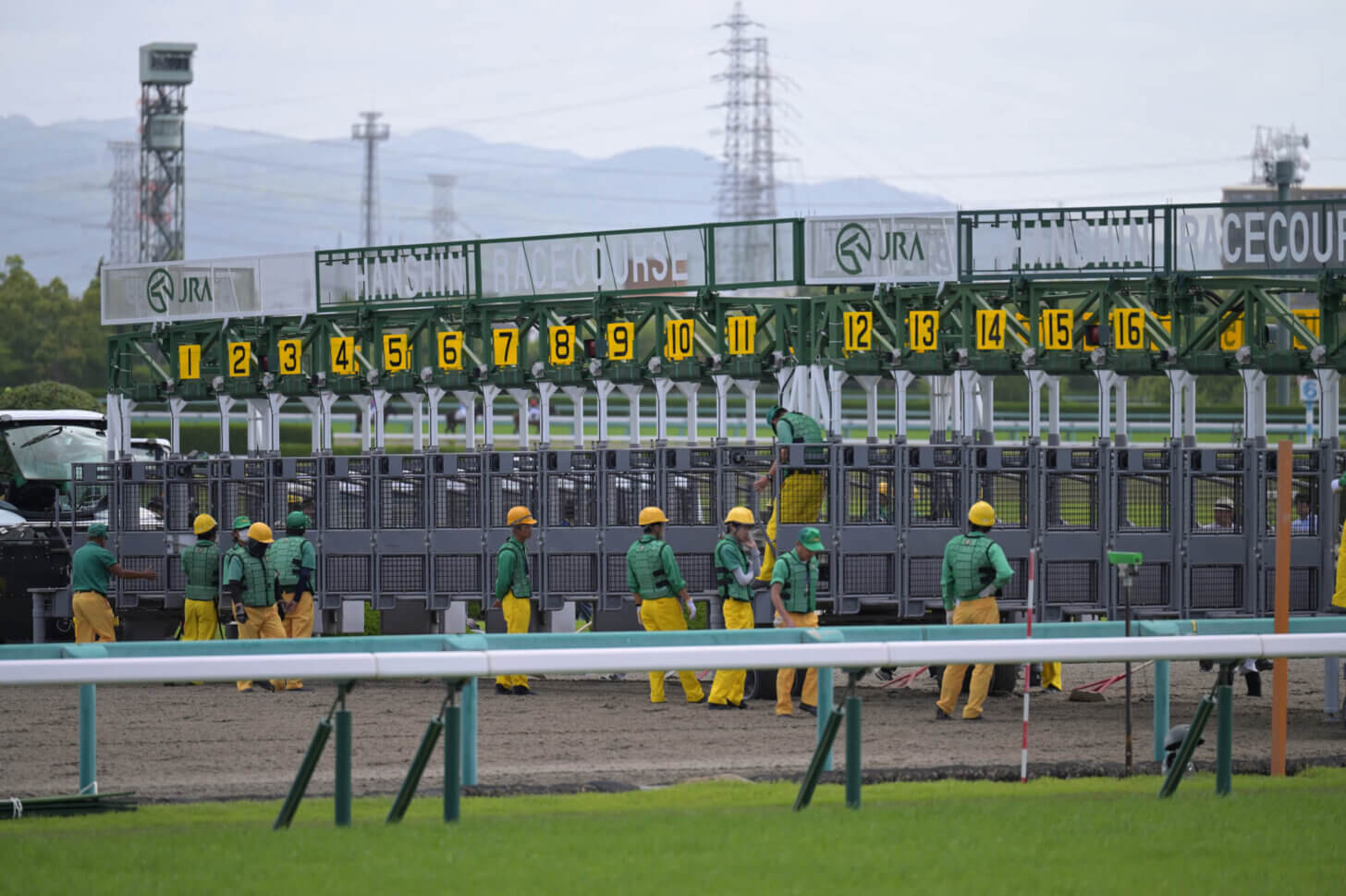 阪神ダート1800mスターティングゲート