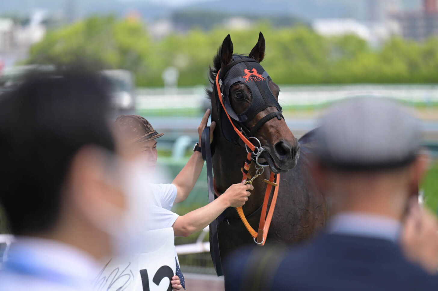 ウォーターハウス初勝利 ウイナーズサークルにて